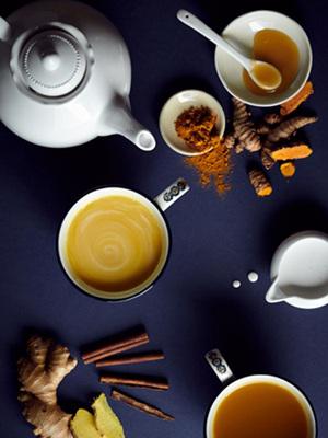 Bahan-bahan untuk membuat minuman sehat. | Foto: copyright blog.anthropologie.com