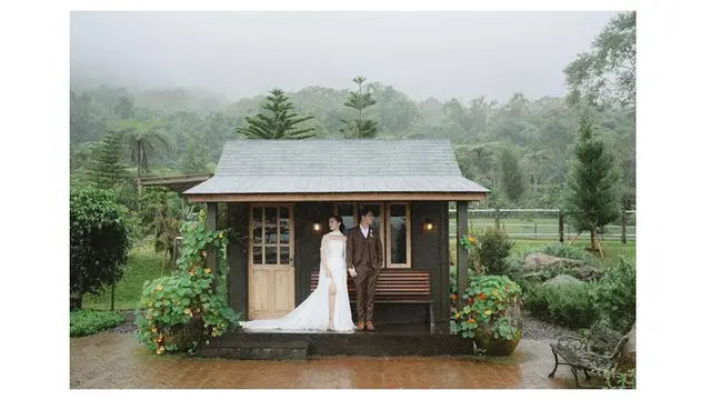 6 Potret Prewedding Ranty Maria dan Rayn Wijaya, Romantis Bernuansa Rustic