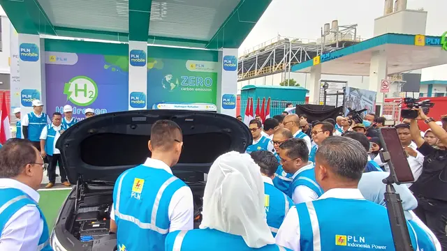 PT PLN (Persero) meresmikan pilot project Hydrogen Refueling Station (HRS) atau SPBU Hidrogen Hijau milik PLN Indonesia Power, Rabu (21/2/2024). (Foto: Liputan6.com/Maulandy R)