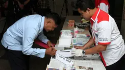 Semua pegawai dan pimpinan Komisi Pemberantasan Korupsi ikut menjalani tes urine yang dilakukan di gedung KPK, Jakarta, (11/8/2014). (Liputan6.com/Panji Diksana)