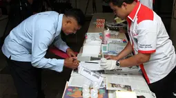 Semua pegawai dan pimpinan Komisi Pemberantasan Korupsi ikut menjalani tes urine yang dilakukan di gedung KPK, Jakarta, (11/8/2014). (Liputan6.com/Panji Diksana)