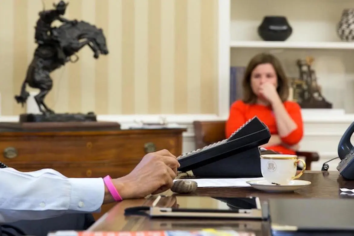 iPad 3 Retina display merupakan salah satu perangkat yang pernah digunakan Presiden Barack Obama (Sumber:  Pete Souza, The White House)