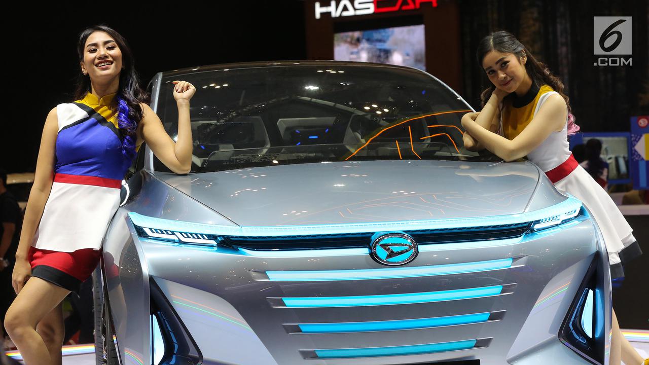 Pesona Model Cantik dan Seksi di GIIAS 2019