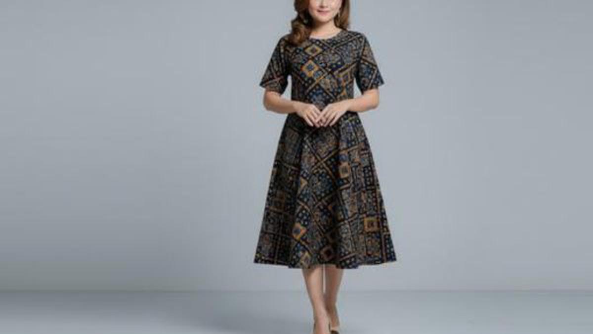 7 Inspirasi Dress Batik Simple dan Elegan, Cocok untuk Acara Kondangan hingga Santai