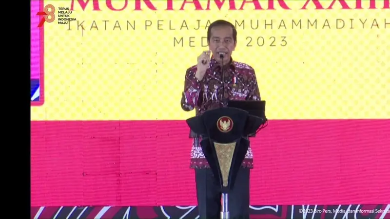 Presiden Joko Widodo (Jokowi) saat menghadiri Muktamar Ikatan Pemuda Muhammadiyah (IPM) di Medan.