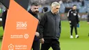 Carlo Ancelotti dan Gennaro Gattuso yang pernah bahu membahu membangun kejayaan AC Milan sebagai pelatih dan pemain, akhirnya bertemu kembali sebagai seteru di posisi pelatih setelah terkuaknya hubungan tak harmonis saat posisi Don Carlo digantikan oleh Gattuso sebagai pelatih Napoli pada 2019. (AFP/Giuseppe Cacace)