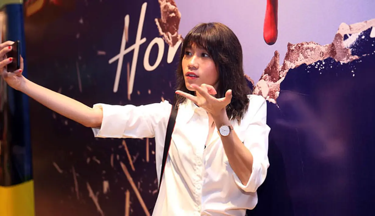 Yudistira yang nantinya akan menjadi kepala keluarga ternyata punya keinginan yang hendak dicapainya sebelum menikahi Gigi. Ia ingin membeli sebuah rumah dan kemudian baru akan menikah. (Nurwahyunan/Bintang.com)