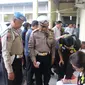 Datang tak diundang dan mendadak, seperti diberi surprise, Propam Polda Metro Jaya datangi Mapolres Bandara Soekarno Hatta. Mereka datang untuk mengetes urine ratusan petugas di jajaran Polres Bandara Soetta, Kamis (10/1/2019).