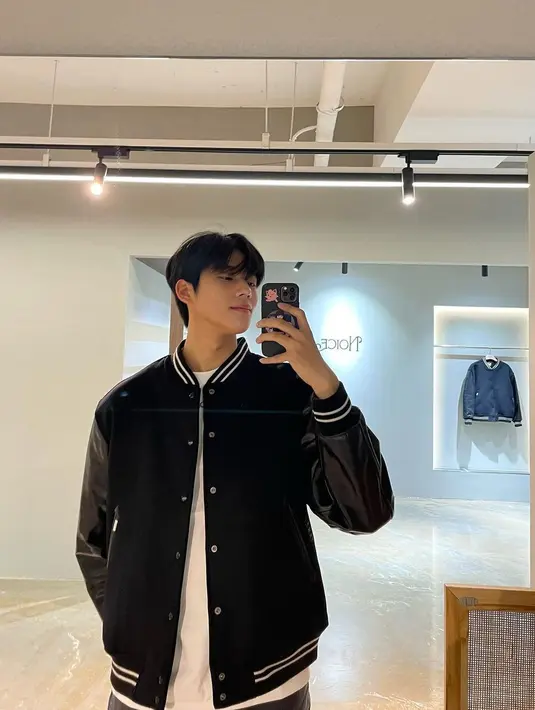 Pasalnya, Moon Sang Min sukses memerankan perannya sebagai sosok pangeran yang karismatik dan tampan. (FOTO: instagram.com/_sangmxn_/)