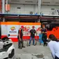 Fans MotoGP Mandalika 2022 berfoto di paddock Marc Marquez