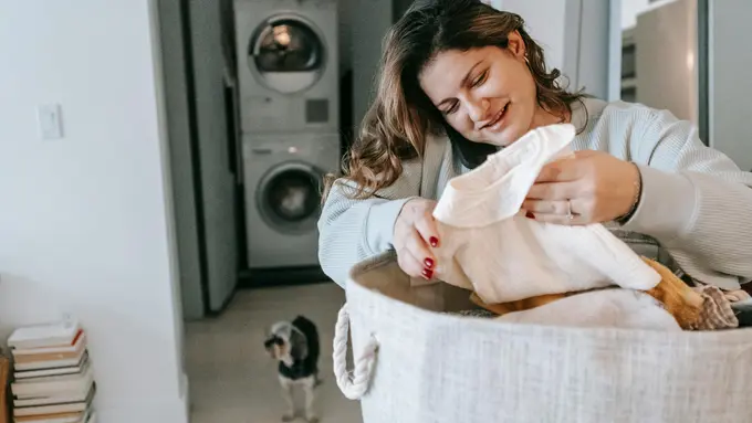 5 Tips Mencegah Baju Apek Saat Musim Hujan