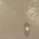 Kabut Asap Kebakaran Hutan Selimuti Kapuas, Jarak Pandang 100 Meter