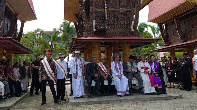 Presiden Jokowi menghadiri Perayaan Natal Oikumene Tator di Plaza Kolam Makale, Kabupaten Tana Toraja, Sulawesi Selatan.