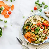 Memilih jenis karbohidrat yang tepat membantu Sahabat Fimela merasa kenyang lebih lama tanpa harus merasa bersalah saat makan. [Dok/Pexels.com/Ella Olsson].