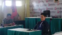 Wasekjen PAN Edi Agus Yanto saat memberikan klarifikasi terkait aksi bagi-bagi uang Zulkifli Hasan di Kabupaten Muara Enim (Liputan6.com / Nefri Inge)