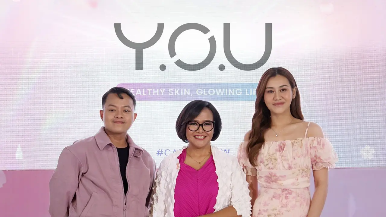 (Kiri-kanan) Arkanda Saecario Wicaksono, Product Marketing Manager Y.O.Uc, Dede Gracia, Ketua Yayasan LovePink Indonesia dan Aaliyah Massaid