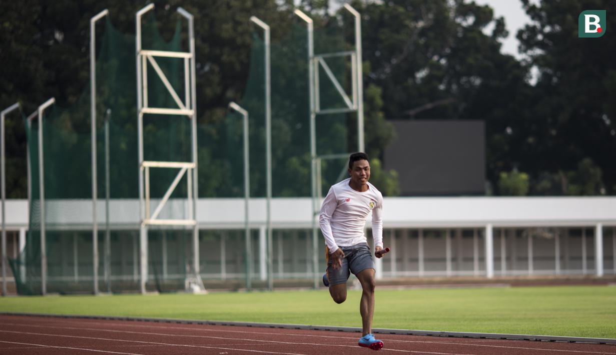 Pelari Indonesia, Lalu Zohri, berlari saat pemusatan latihan di Stadion Madya Senayan, Jakarta, Kamis (2/8/2018). Pemusatan latihan ini merupakan persiapan jelang Asian Games XVIII. (Bola.com/Vitalis Yogi Trisna)