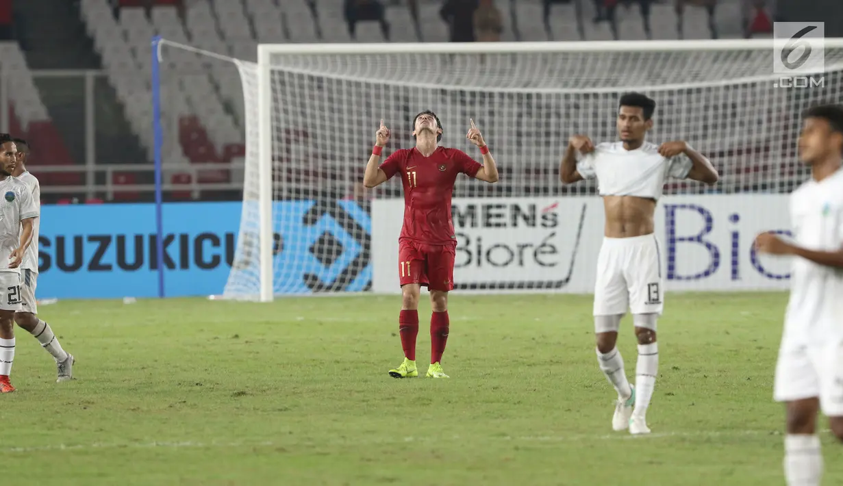Pemain belakang Timnas Indonesia, Gavin Kwan Adsit merayakan kemenangan usai melawan Timor Leste pada penyisihan grup B Piala AFF 2018 di Stadion GBK, Jakarta, Selasa (13/11). Indonesia unggul 3-1. (Liputan6.com/Helmi Fithriansyah)