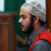 Rio tetap bersyukur keluarganya datang menjenguk dan membawakan  hidangan lebaran kesukaan Rio. (Galih W. Satria/Bintang.com)