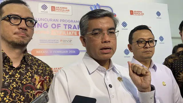 Menteri Ketenagakerjaan (Menaker) Yassierli di Bekasi, Rabu (11/2/2026). (Liputan6.com/Christian)