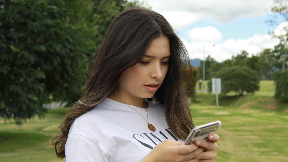 6 Alasan Pria Tak Membalas Chat Anda, Baca Selengkapnya