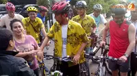 Jokowi Gowes Sepeda ke Kantor Bareng Camat dan Dubes Norwegia