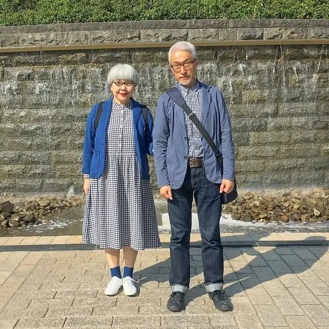 7 Potret Kakek Nenek Selalu Pakai Baju Couple Selama 69 Tahun, Stylish Banget