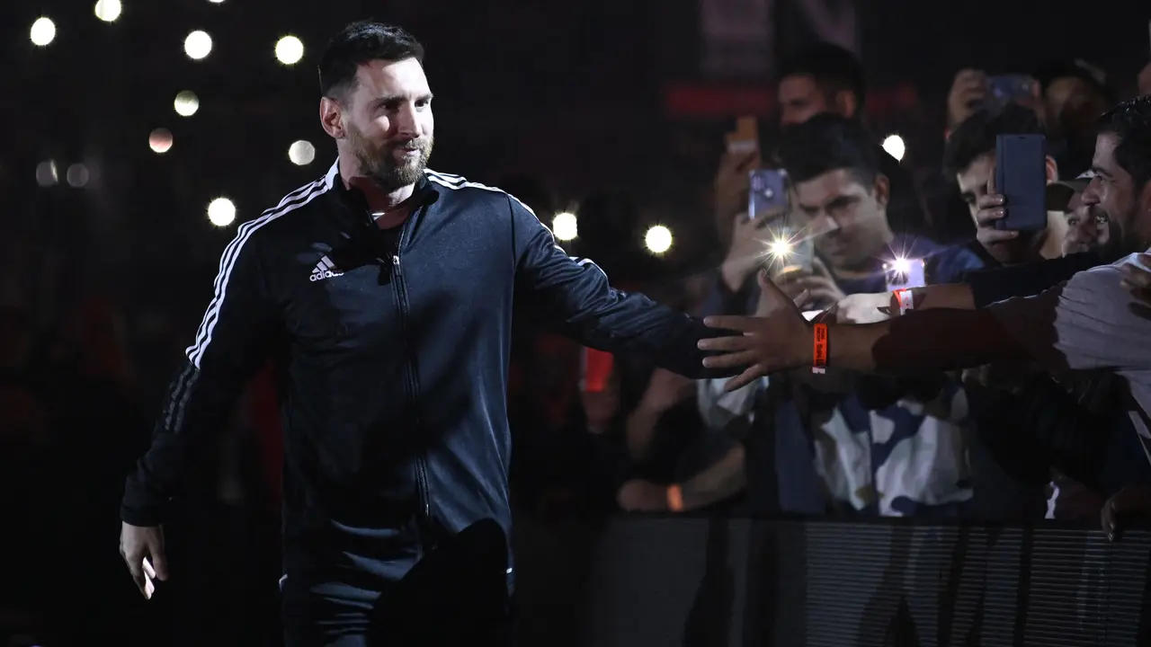 Foto: Inter Miami Kalah, Lionel Messi Terlihat Bermain di Pertandingan Perpisahan Kitman Timnas Argentina