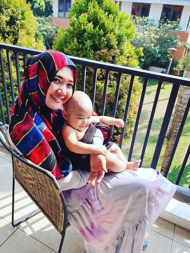 Jadi Ibu, Ini Potret 6 Mantan Penyanyi Cilik Era 90-an saat Momong Anak