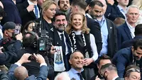 Pengusaha minyak Arab Saudi yang sekaligus menjadi bos baru Newcastle United, Yasir Al-Rumayyan, harus gigit jari usai menyaksikan langsung klub yang baru dipimpinnya itu menelan kekalahan dari Tottenham Hotspur pada laga Liga Inggris. (AFP/Paul Ellis)