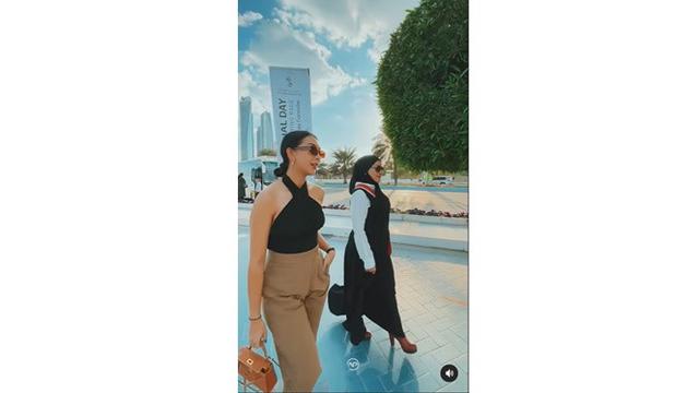 7 Potret Liburan Sarita Abdul Mukti dan Shania Salsabila di Dubai, Modis Banget