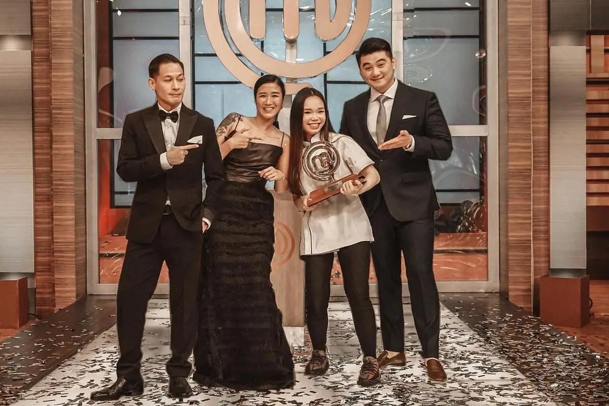 Jadi Juara MasterChef Season 8, Ini 6 Potret Kebersamaan Jesselyn dan Para Juri