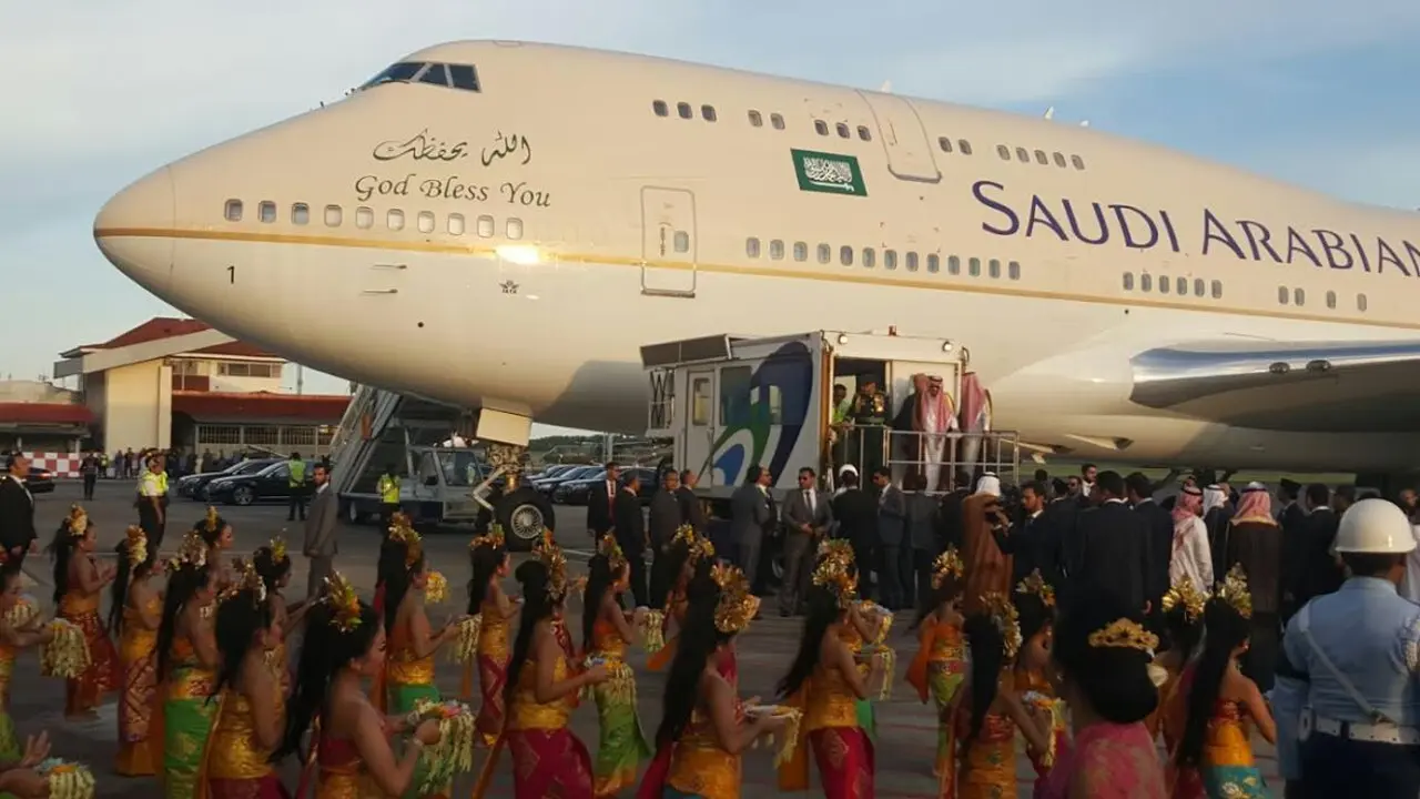 Raja Salman tiba di Bali 