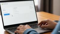 Cara hapus password laptop (Foto: Gemini)