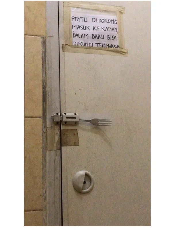 11 Potret Ganjalan Kunci Pintu Ini Dirasakan Sobat Miskin, Orang Kaya Mana Paham