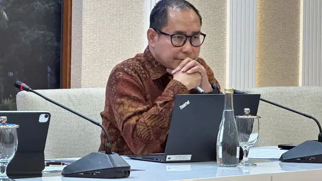 Direktur Pelindungan WNI Kemlu RI Judha Nugraha dalam pernyataan pers, Kamis (24/4/2025). (Liputan6.com/Benedikta Miranti)