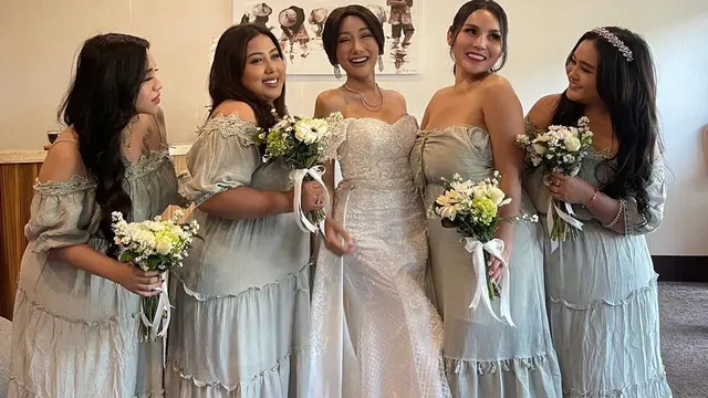 6 Potret Bridesmaid Lucinta Luna di Hari Pertunangan, Tak Kalah Memesona