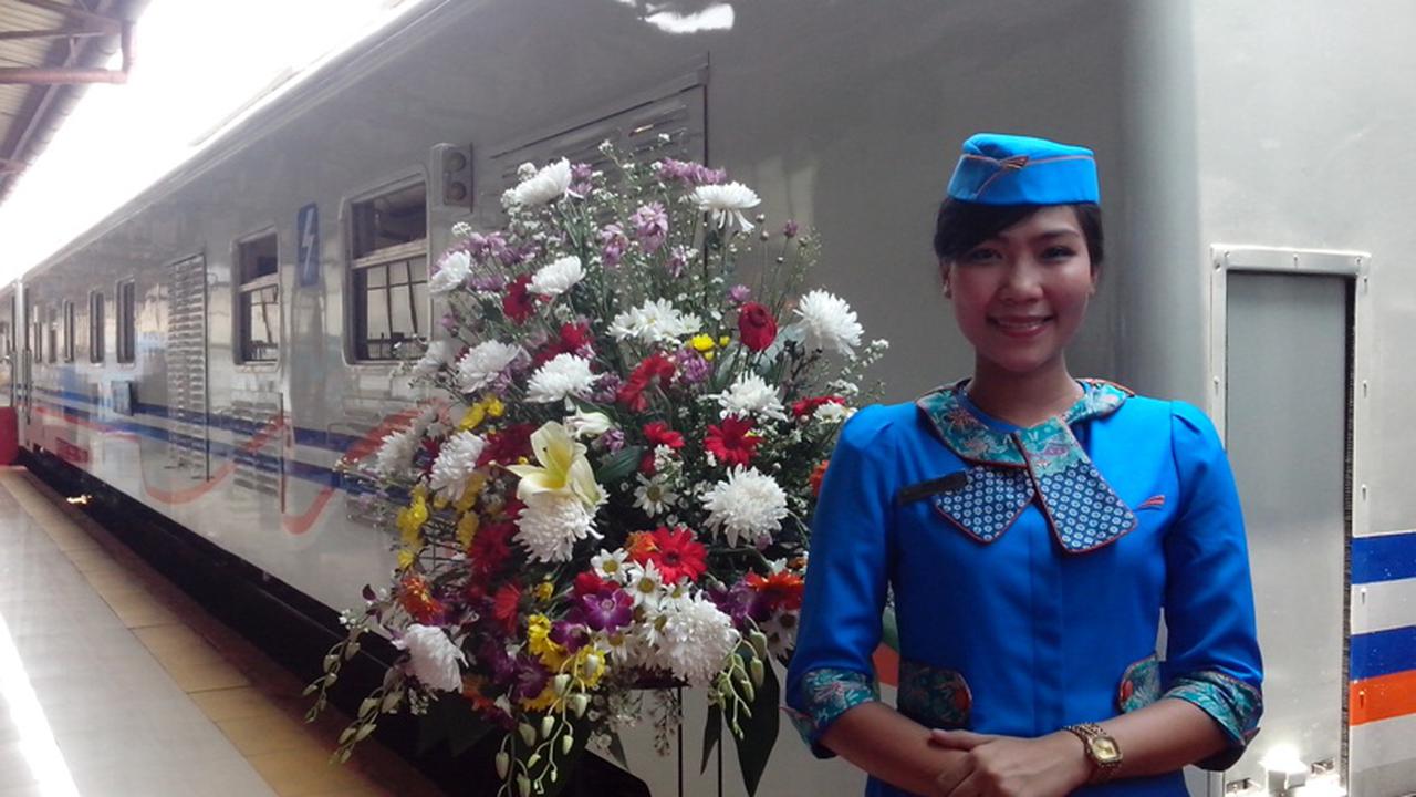 Pramugari Kereta Api