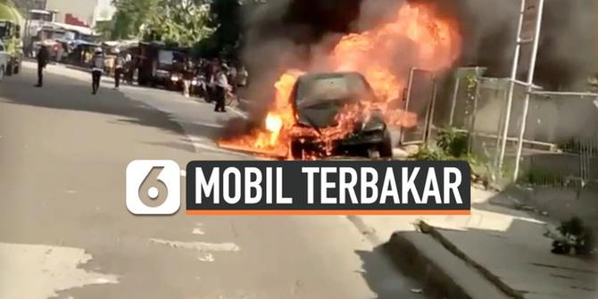 VIDEO: Selang Bensin Bocor, Mobil Terbakar di Bogor