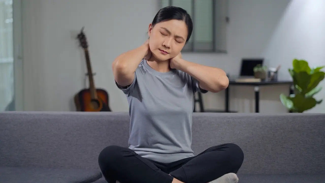 Ilustrasi pegal sakit bahu