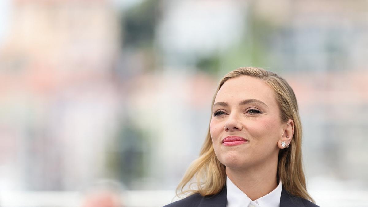 Rahasia Cantik Skincare Rutin Scarlett Johansson di Usia 41 Tahun, Micellar Water hingga Moisturizer