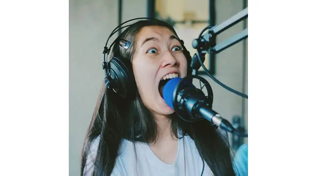 6 Gaya Kocak Devina Aureel. Bukti Sosok yang Humoris