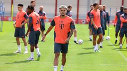 Pada 30 Juli 2025, Bayern Munchen resmi merekrut Luis Diaz, pemain sayap asal Kolombia, dari juara Liga Primer 2024/2025, Liverpool, dengan biaya yang kabarnya bisa mencapai 75 juta euro ($86,5 juta). (Alexandra BEIER/AFP)