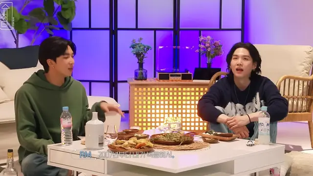RM dan Suga BTS. (tangkapan layar YouTube/ BangtanTV)