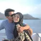 Potret romantis Angga Putra dan Hafna Alliya saat bulan madu di Labuan Bajo. (Sumber: Instagram/@afnaaliya)