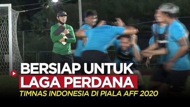 Berita video para pemain Timnas Indonesia melakoni latihan persiapan untuk laga perdana di Piala AFF 2020 melawan Kamboja pada Selasa (7/12/2021) sore hari waktu setempat.