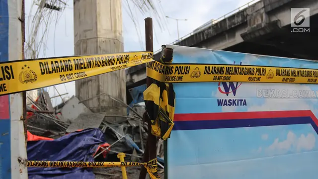 Garis Polisi di Lokasi Tiang Girder Tol Becakayu