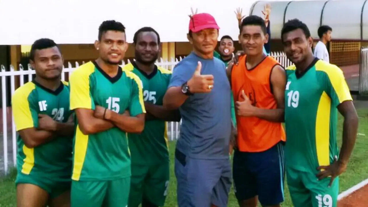 Djoko Susilo dan pemain Pra PON Papua