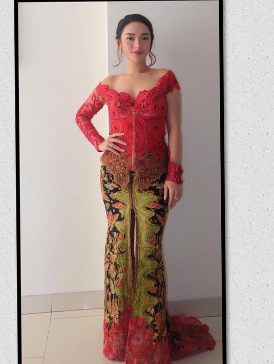 96 Koleksi Model Baju Batik Zaskia Gotik Terbaik