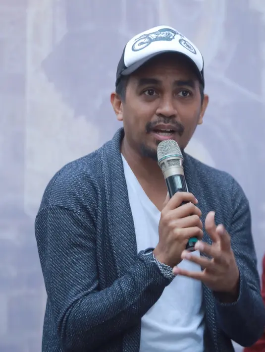 Syuting film 'Surat dari Praha' mengambil lokasi di kota Praha, Republik Ceko. Film ini diproduseri oleh Glenn Fredly sebagai retrospeksi 20 tahun perjalanan karirnya dimusik. (Galih W Satria/Bintang.com)